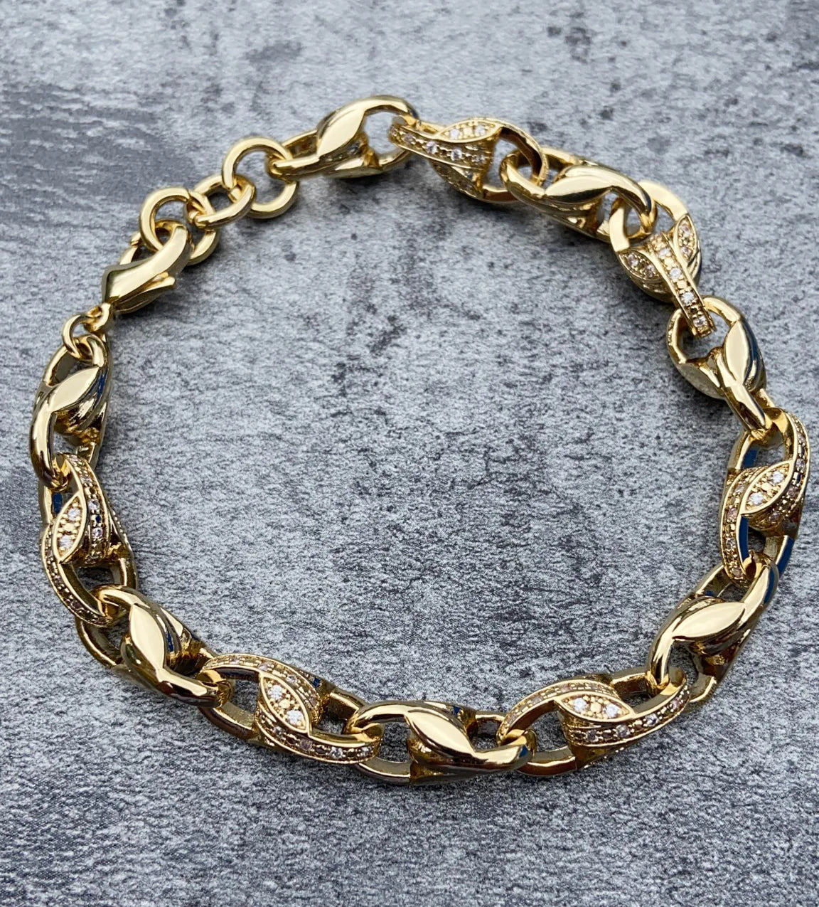GOLD 3D TULIP BRACELET WITH STONES - Image 3